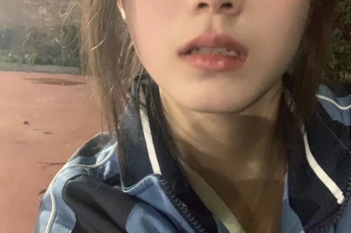 全职做小红书博主能轻松月薪过万吗？