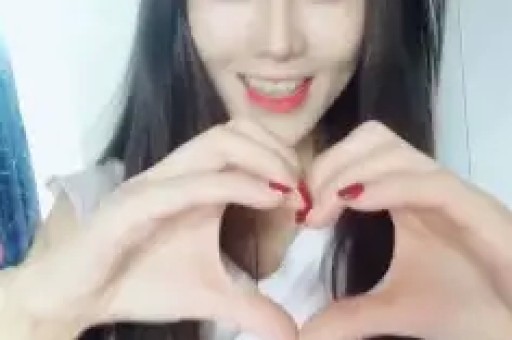 太猖狂了！明星工作人员机场暴打路人现场群众道出真相